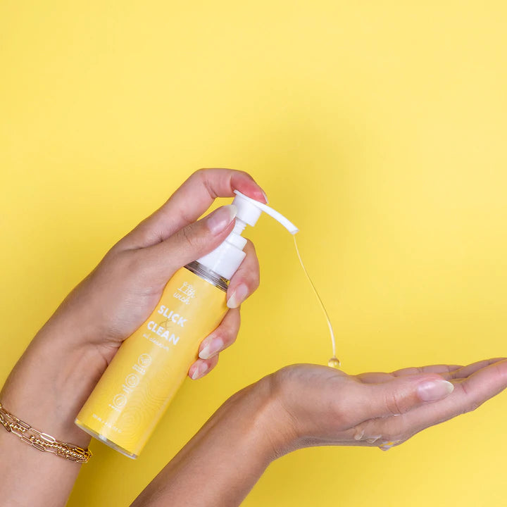 SLICK & CLEAN OIL CLEANSER